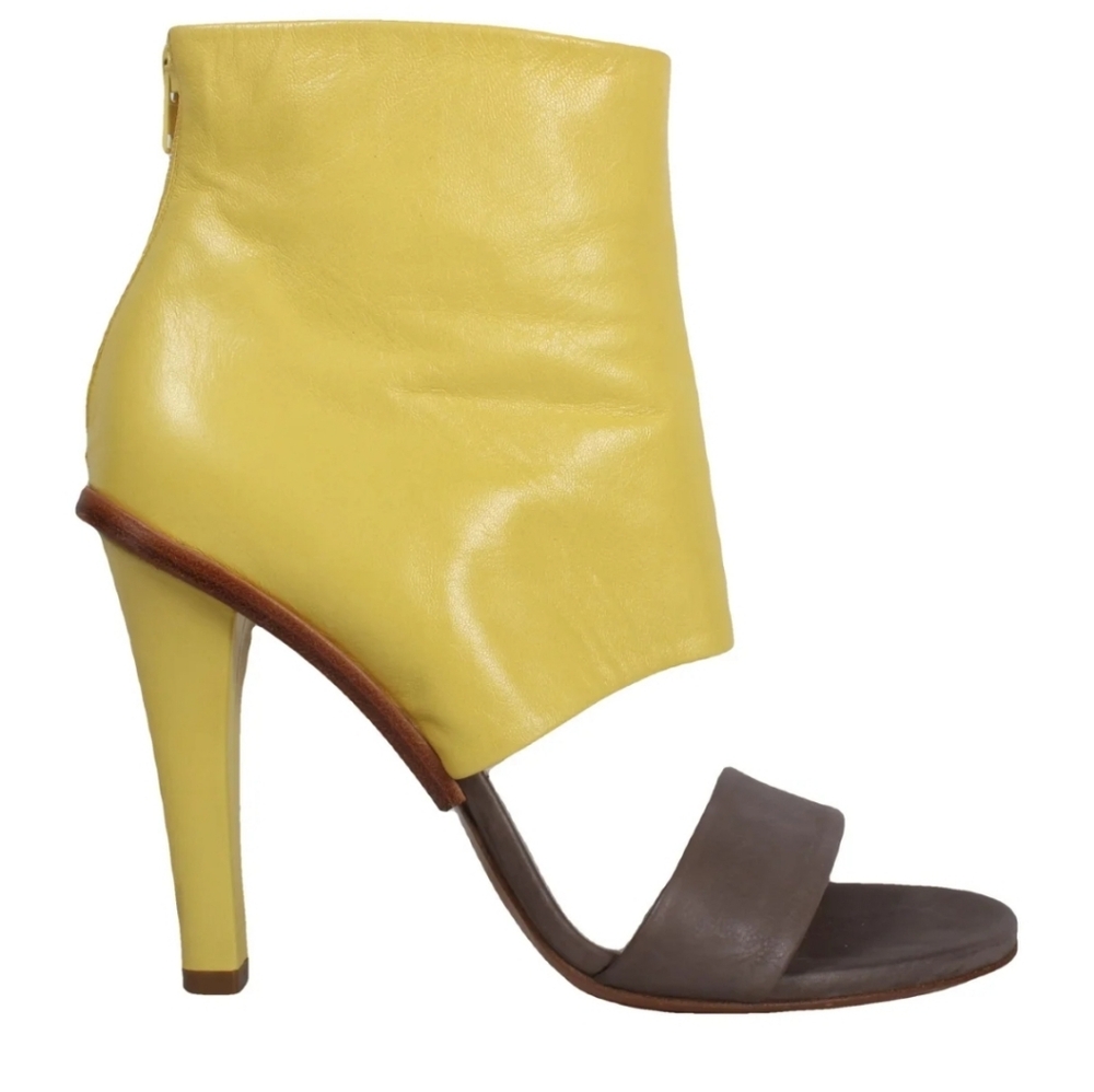Maison Martin Margieia‎ Yellow and Gray Open-Toe Heels